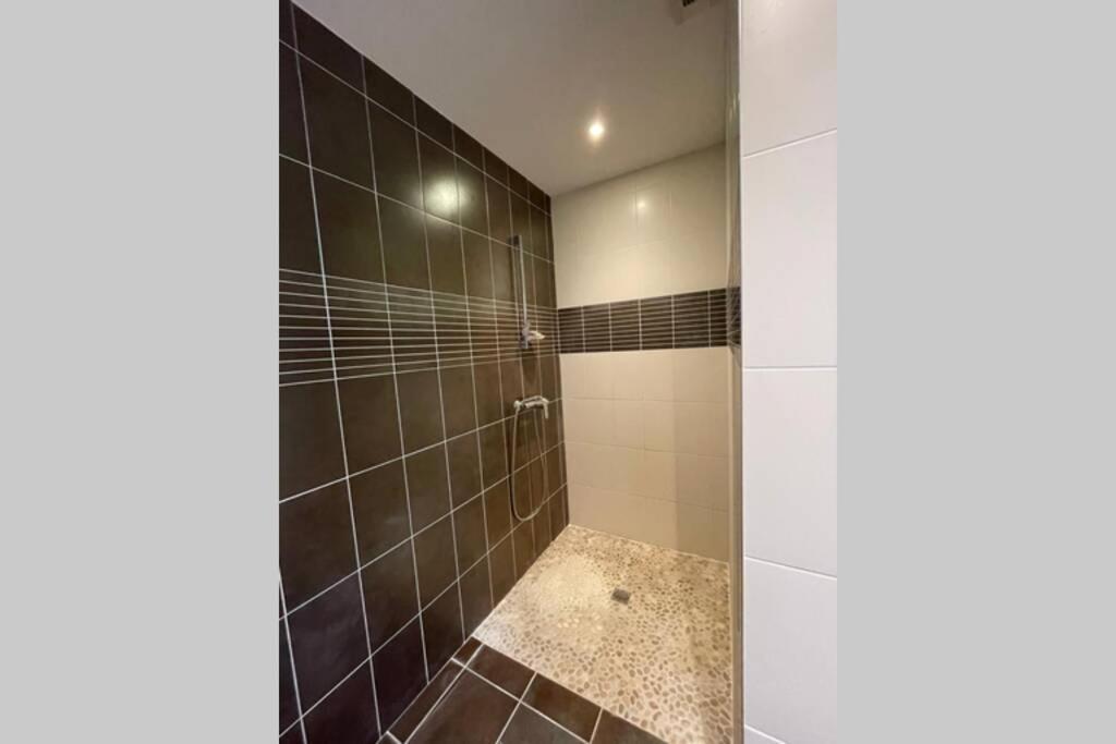 Superbe Appartement Avec 2 Chambres - 9 Personnes - Parking Prive Tournon-sur-Rhone Dış mekan fotoğraf